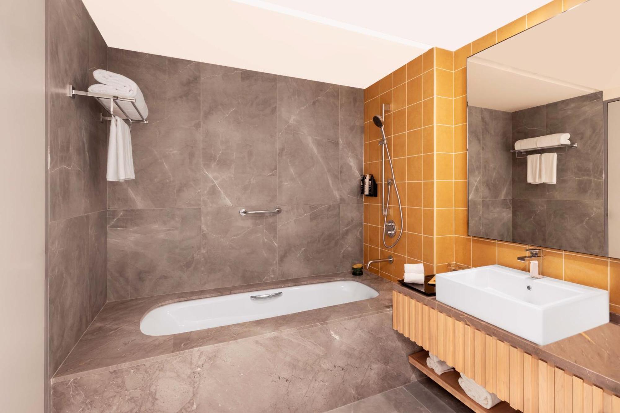 Отель Ibis Styles Mysuru Экстерьер фото